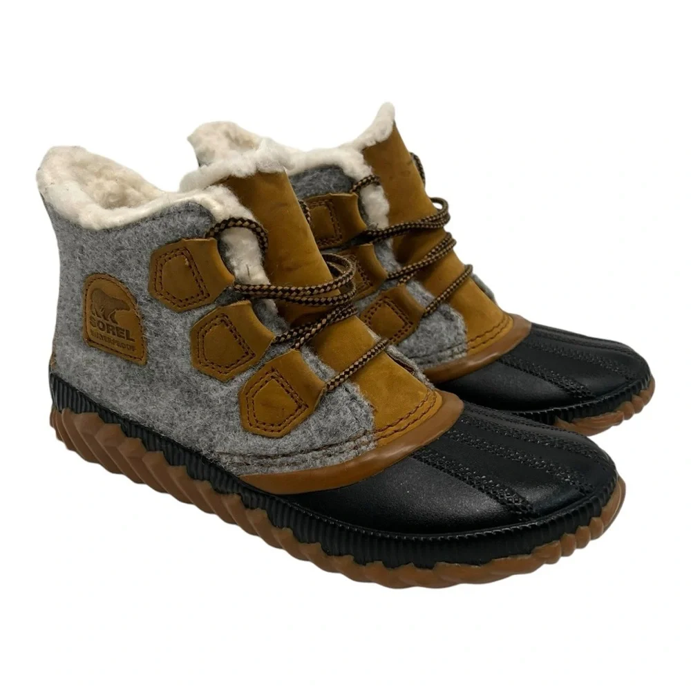 Sorel Out N About Waterproof Shearling Lined Winter Boots Women’s 6